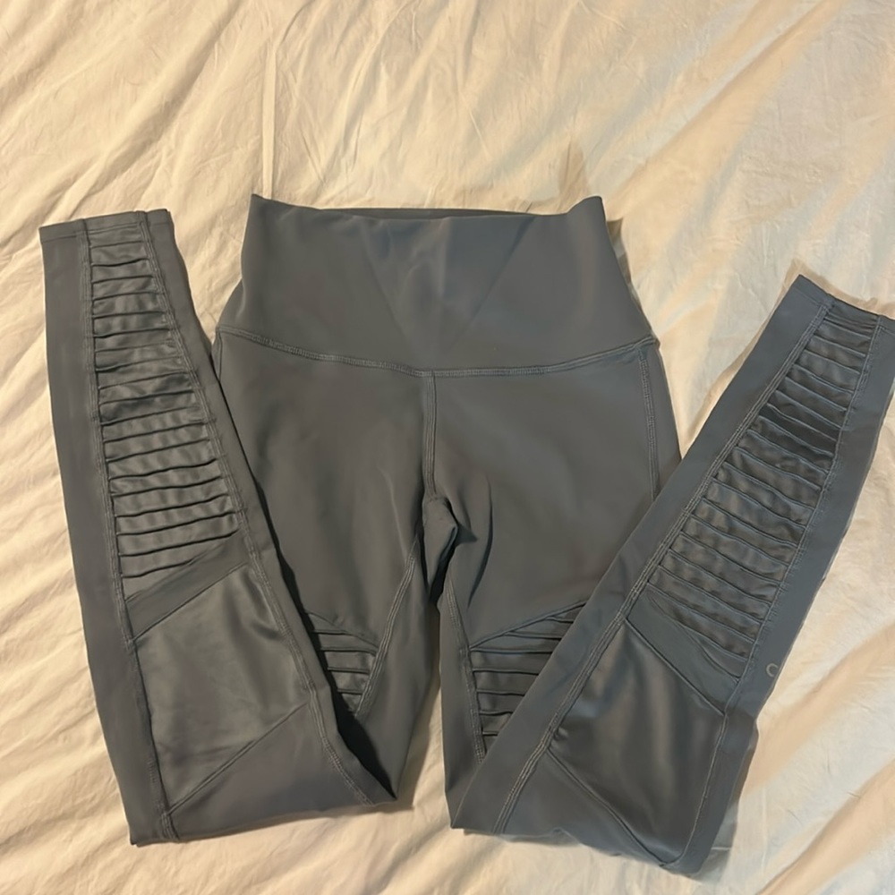 Alo light blue leggings